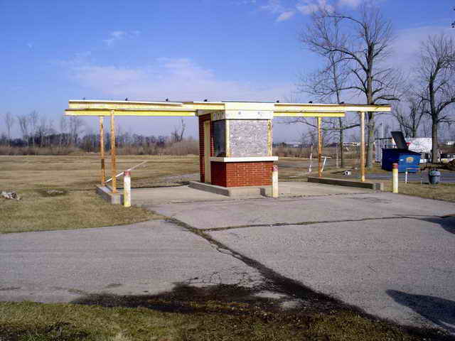 Ridgeway Drive-In - 2006 Photo (newer photo)
